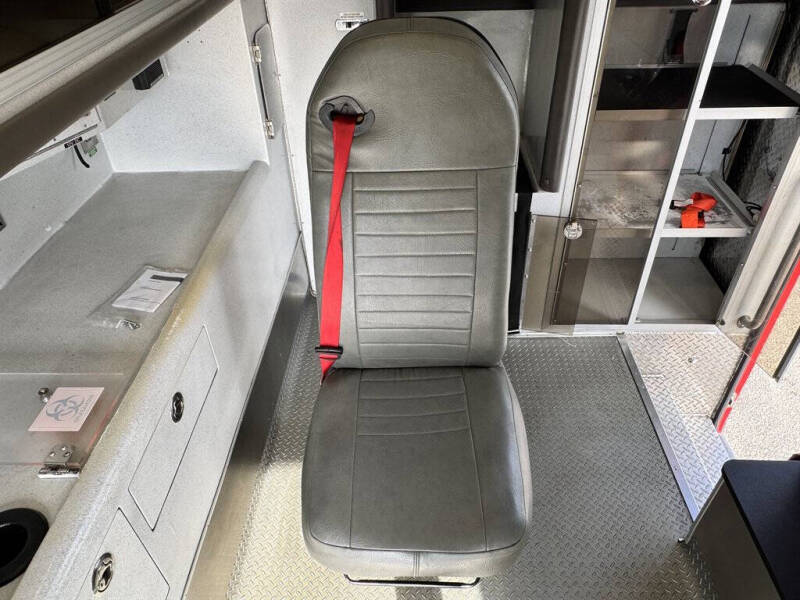 2016 Freightliner M2 106