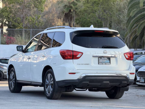 2020 Nissan Pathfinder S