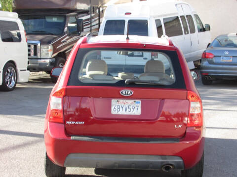 2007 Kia Rondo LX