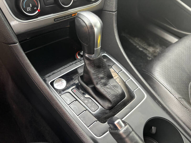 2015 Volkswagen Passat 1.8T Limited Edition