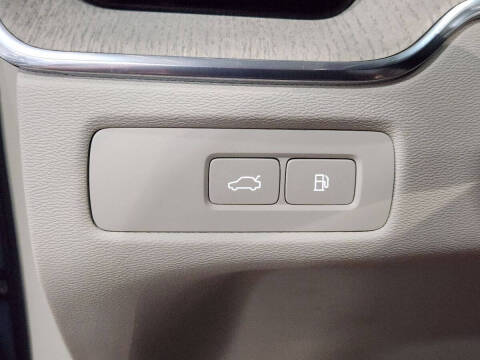 2023 Volvo XC60 Recharge T8 Plus Bright Theme