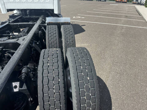 2015 Freightliner M2 106