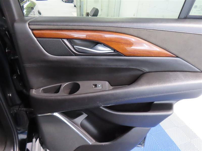 2016 Cadillac Escalade Luxury Collection