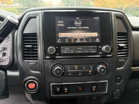 2022 Nissan Titan SV