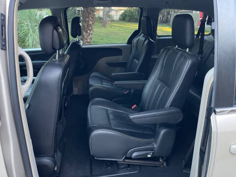 2014 Chrysler Town and Country Touring