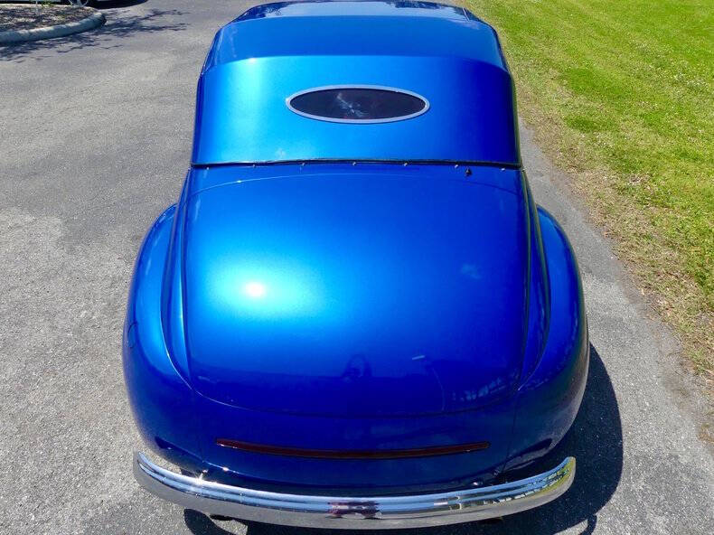 1948 Ford Super Deluxe