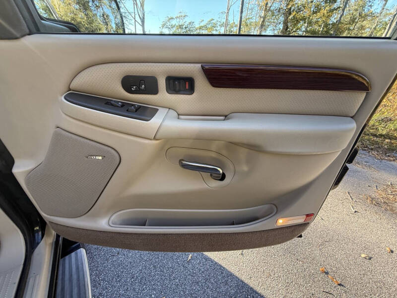 2004 Cadillac Escalade