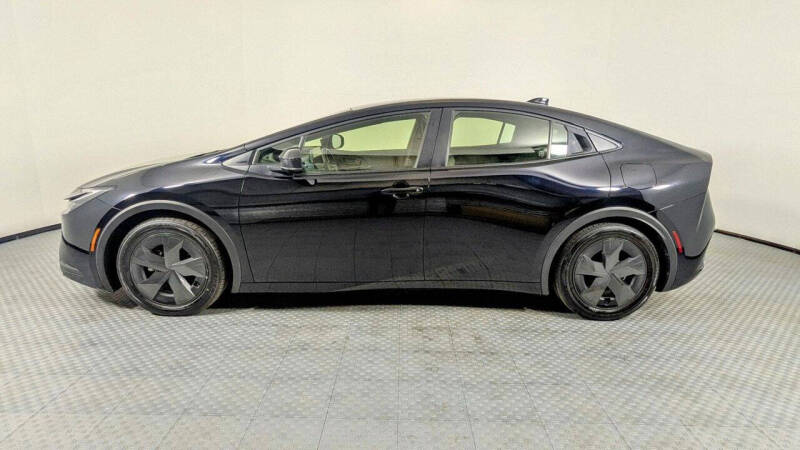 2024 Toyota Prius LE