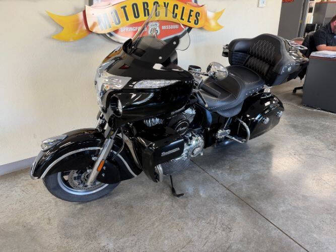 2018 Indian Roadmaster Thunder Black