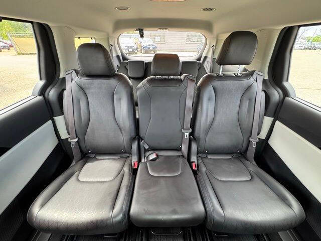 2022 Kia Carnival EX