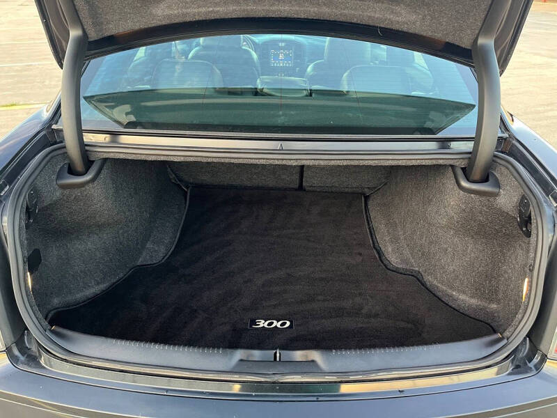 2014 Chrysler 300 C John Varvatos Limited Edition