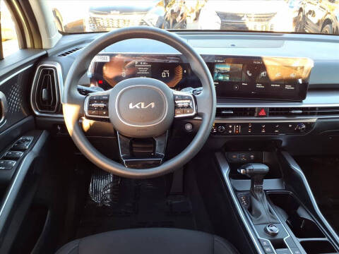 2025 Kia Sorento LX