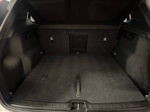 2021 Volvo XC40 T5 R-Design