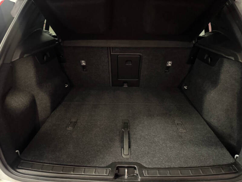 2021 Volvo XC40 T5 R-Design