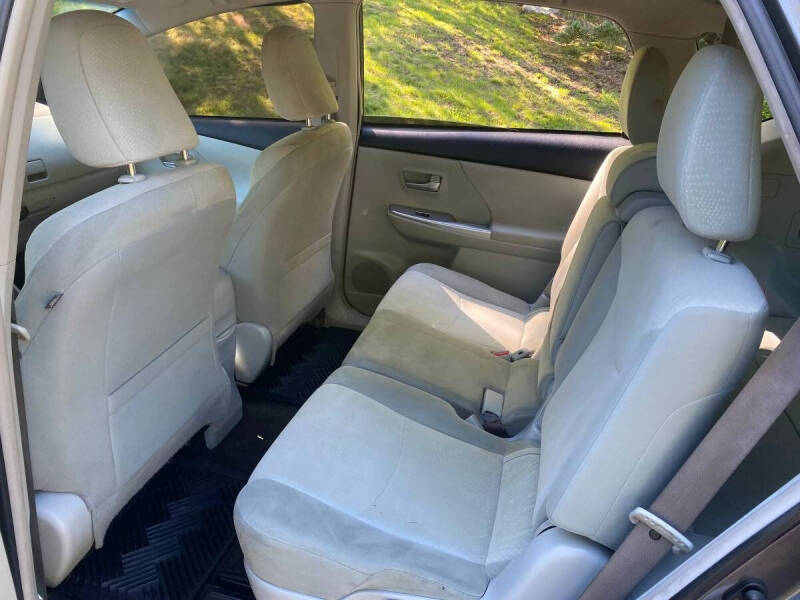 2013 Toyota Prius v Three