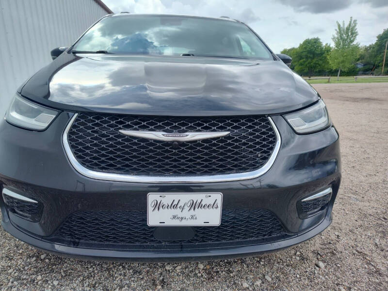 2022 Chrysler Pacifica Touring L