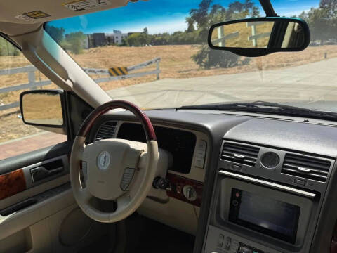 2004 Lincoln Navigator Luxury