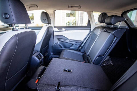 2025 Volkswagen Taos SE