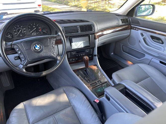 2000 BMW 7 Series