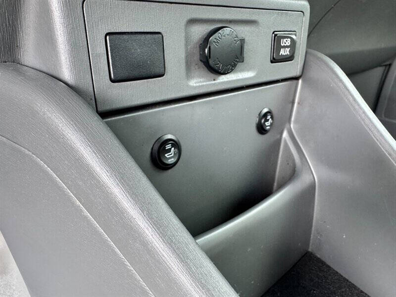 2014 Toyota Prius v Two