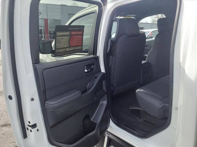 2023 Nissan Frontier SV