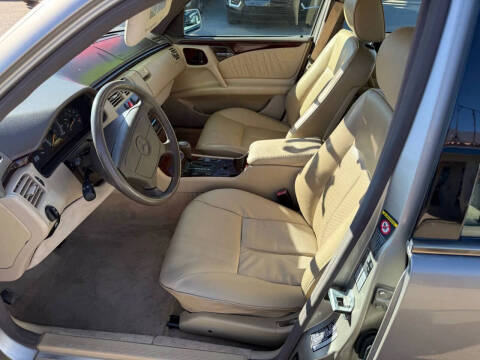 1996 Mercedes-Benz E-Class E 320