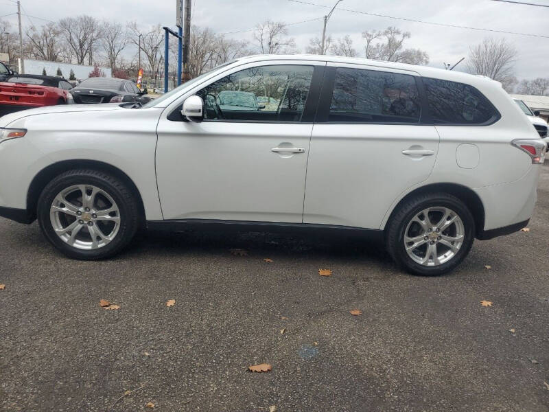 2014 Mitsubishi Outlander for sale at Dave's Garage & Auto Sales in East Peoria IL