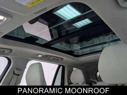 2025 Volvo XC60 B5 Plus Dark Theme