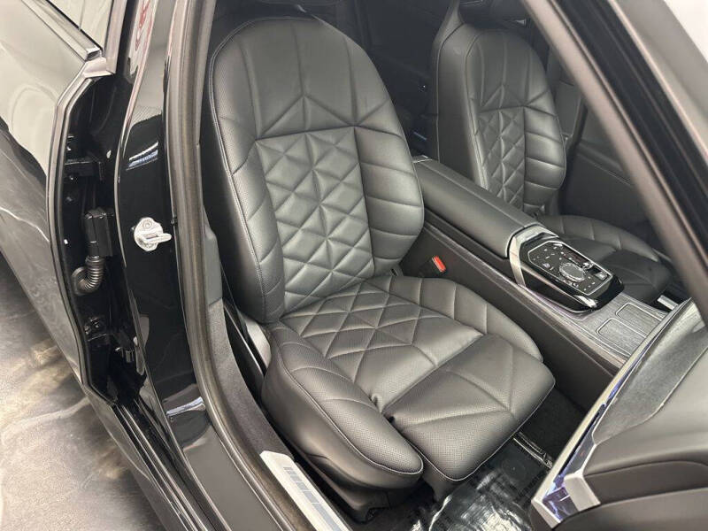 2023 BMW 7 Series 740i
