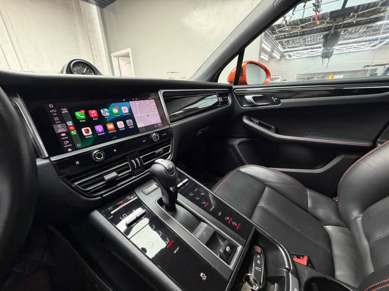 2022 Porsche Macan