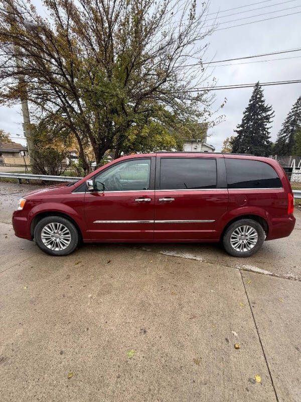 2015 Chrysler Town and Country Touring-L