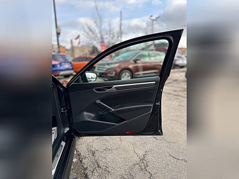 2018 Volkswagen Passat 2.0T R-Line