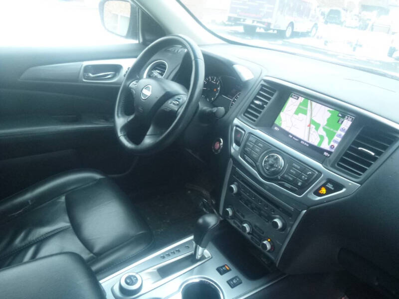 2018 Nissan Pathfinder SL