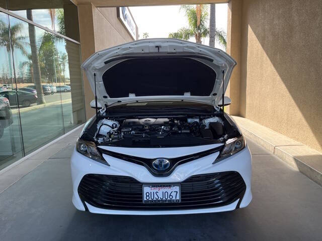 2020 Toyota Camry Hybrid LE