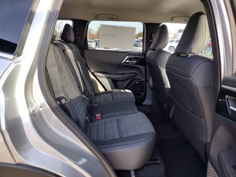 2026 Mitsubishi Outlander SE