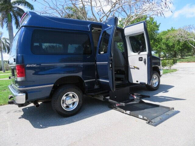 2011 Ford E-Series E-350 SD XLT