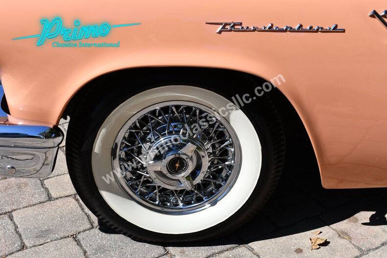 1957 Ford Thunderbird