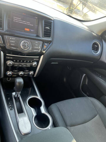 2017 Nissan Pathfinder S