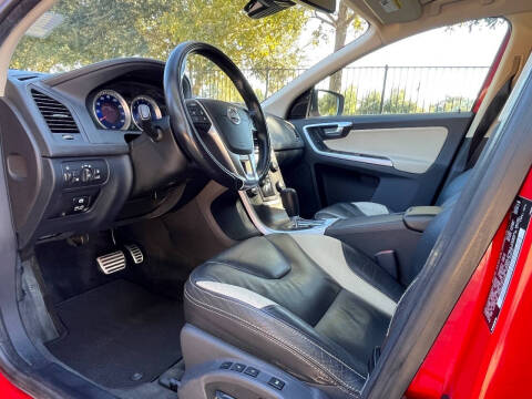 2011 Volvo XC60 T6 R-Design