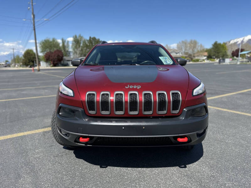 Used 2017 Jeep Cherokee Trailhawk with VIN 1C4PJMBS5HD218327 for sale in Salem, UT