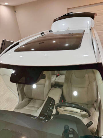 2018 Volvo XC90 T5 Momentum 7-Passenger