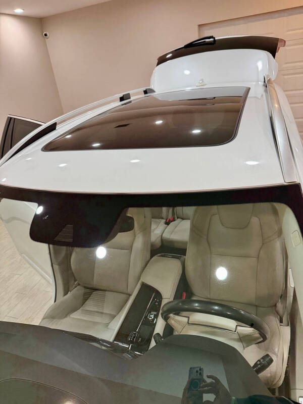 2018 Volvo XC90 T5 Momentum 7-Passenger