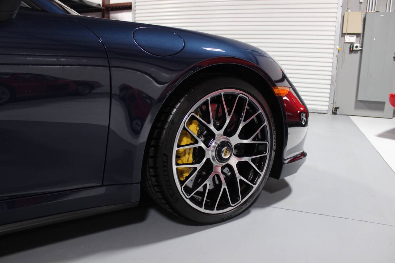 2015 Porsche 911 11