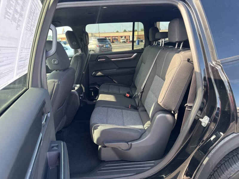 2025 GMC Acadia Elevation