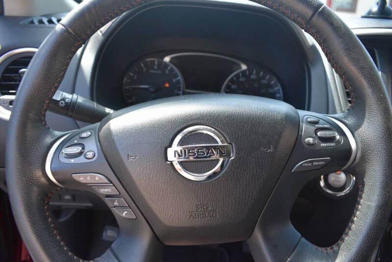 2020 Nissan Pathfinder SV