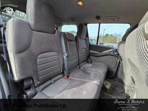 2012 Nissan Pathfinder LE