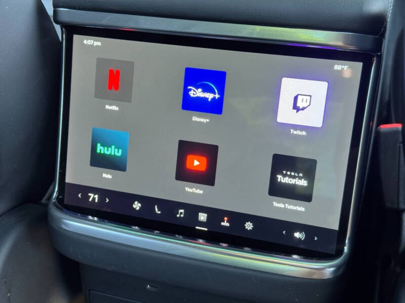 2023 Tesla Model X Standard Range