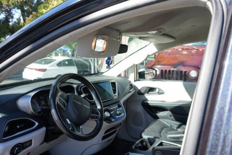 2021 Chrysler Pacifica Touring L