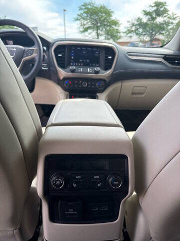 2023 GMC Acadia Denali