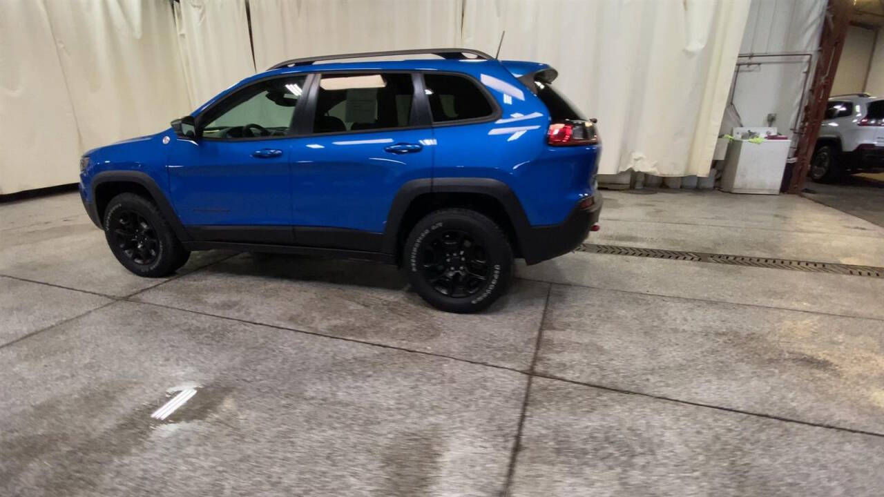 2021 Jeep Cherokee for sale at Victoria Auto Sales in Victoria, MN